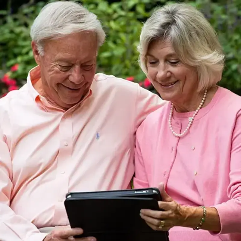 seniors use ipad