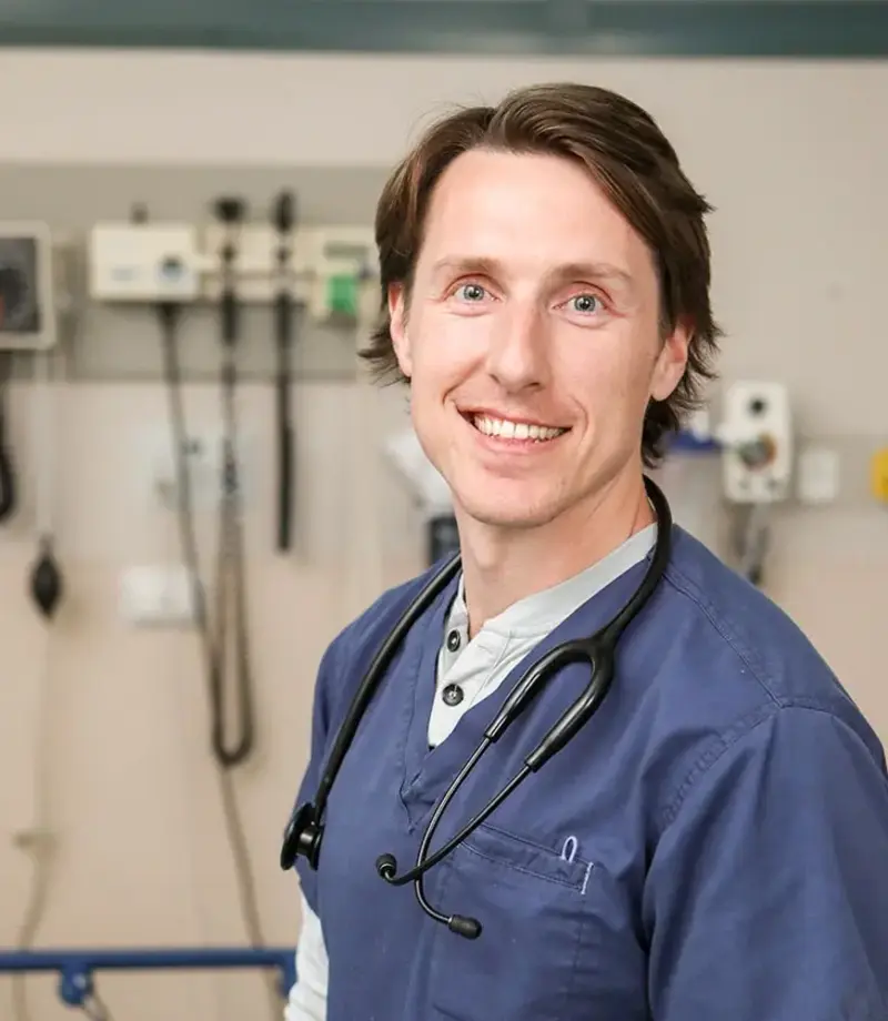physician in ER